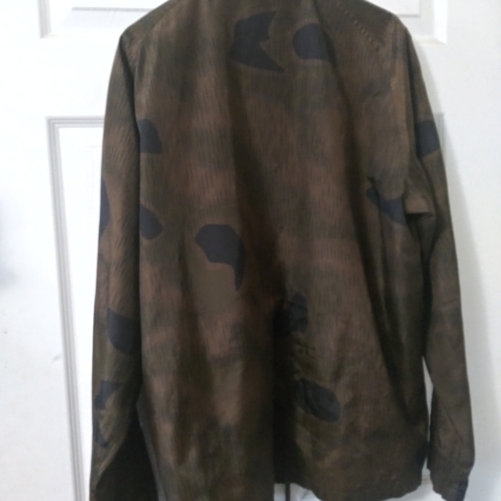 Volcom windbreaker - Picture 6 of 6